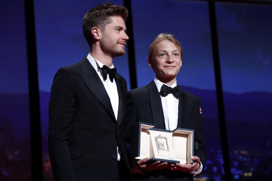 Φεστιβάλ Καννών: Ο απίθανος χορός της Έλεν Μίρεν με την Άντι ΜακΝτάουλ στο κόκκινο χαλί