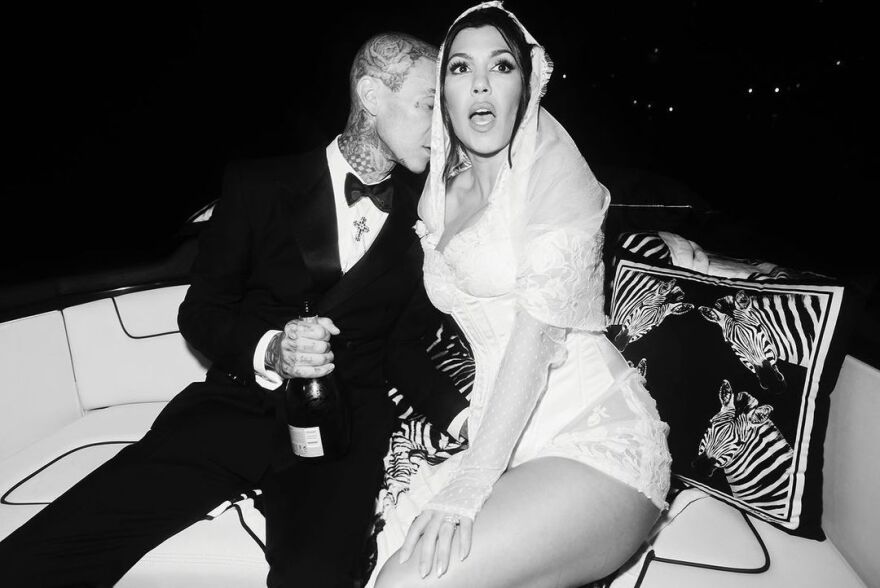 Τράβις Μπάρκερ: Η μεγάλη του... αγάπη για τα πόδια της Κόρτνεϊ Καρντάσιαν