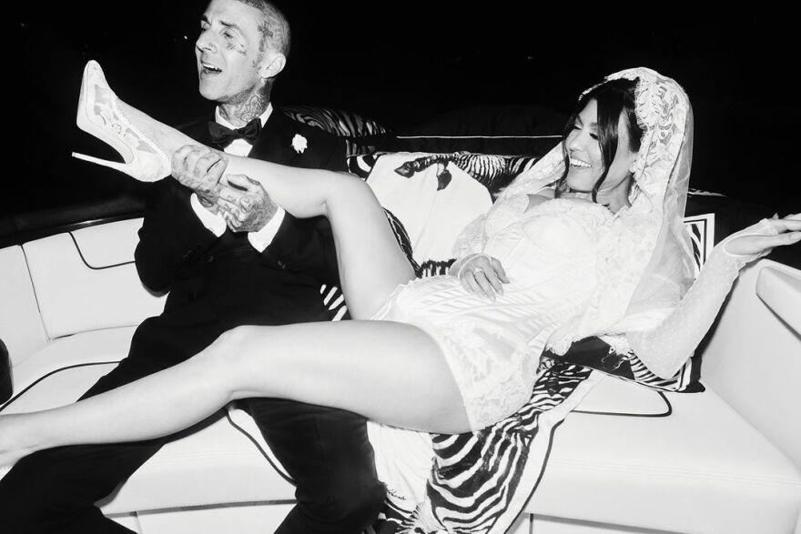 Τράβις Μπάρκερ: Η μεγάλη του... αγάπη για τα πόδια της Κόρτνεϊ Καρντάσιαν