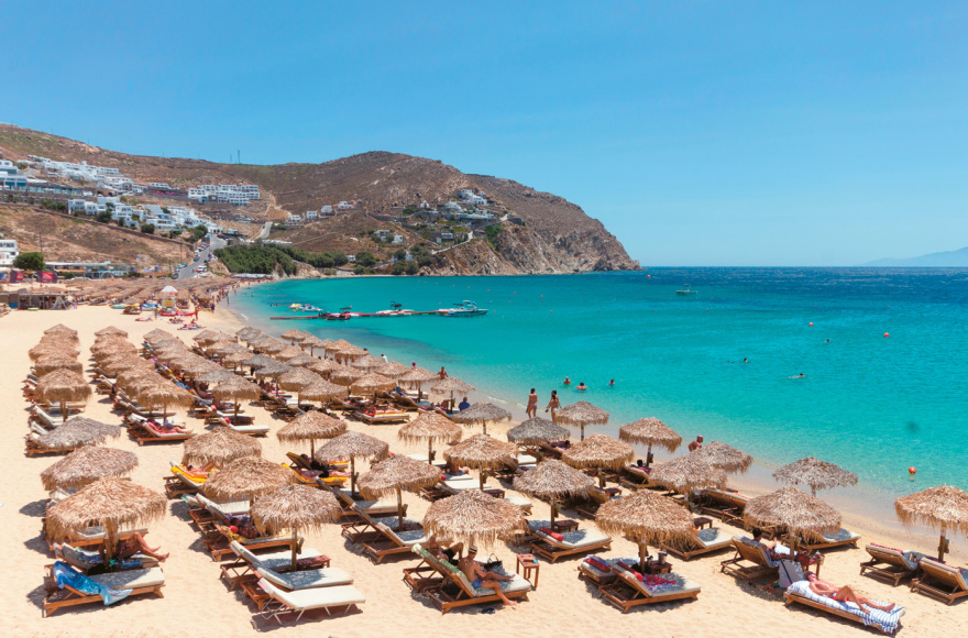 To χρηματιστήριο της ξαπλώστρας στη Μύκονο - Πόσο πληρώνουν για κάθε τετραγωνικό 