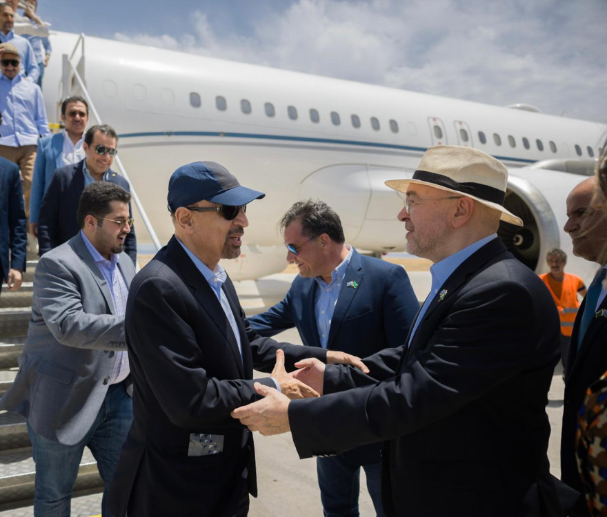 «Μαγεμένοι» από τη Σαντορίνη ο υπουργός Επενδύσεων και πανίσχυροι επιχειρηματίες της Σαουδικής Αραβίας  που ήρθαν για μπίζνες στην Ελλάδα