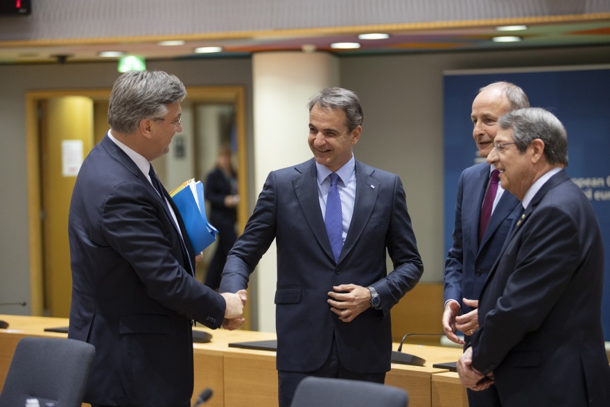 Βρυξέλλες: Το μεγάλο παζάρι για νέες κυρώσεις από την ΕΕ στη Ρωσία και ο «star» Ορμπάν που καλοβλέπει Πούτιν