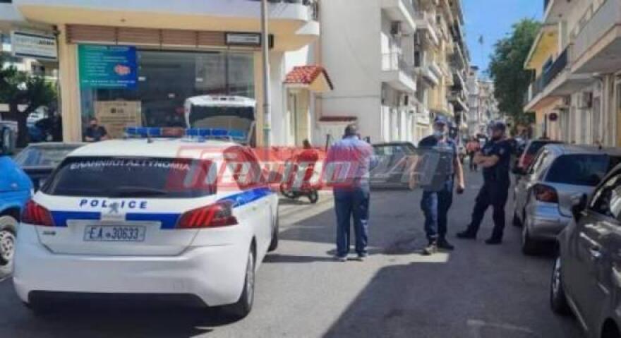 Θάνατος τριών παιδιών στην Πάτρα: Σφραγίστηκε το διαμέρισμα της σπιτονοικοκυράς του Μάνου και της Ρούλας (βίντεο)