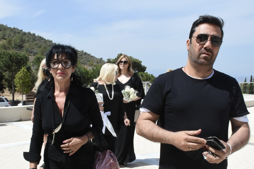 Δάκης: Στο Κοιμητήριο Γλυφάδας έγινε η κηδεία