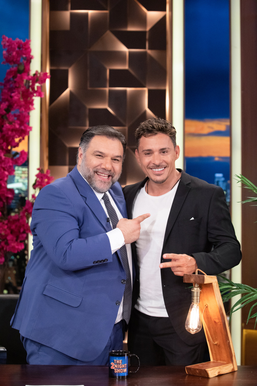 Το «The 2night Show» υποδέχεται τον Ντέμη Βαλκάνο και τη Μπέσσυ Αργυράκη