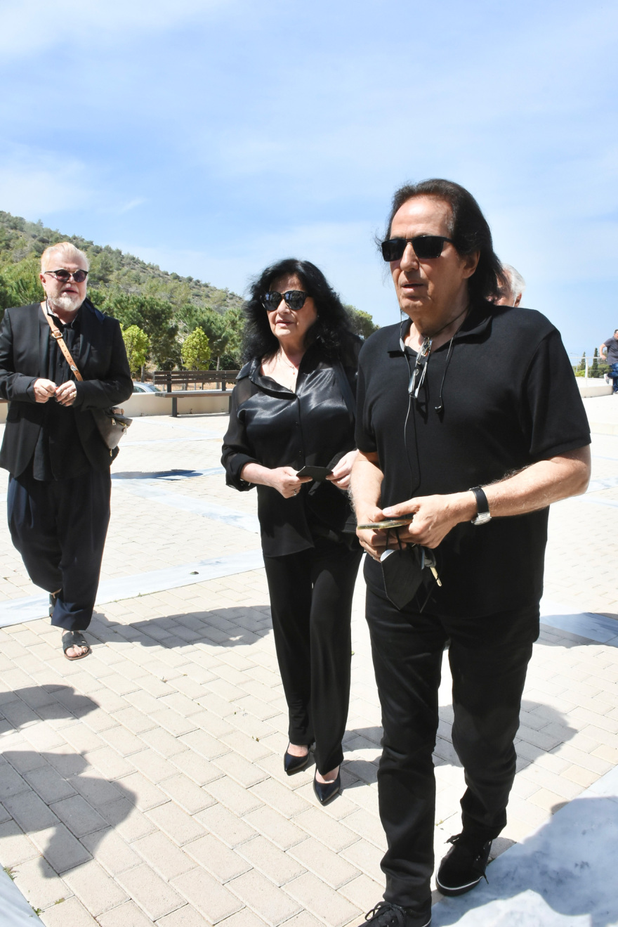 Δάκης: Στο Κοιμητήριο Γλυφάδας έγινε η κηδεία