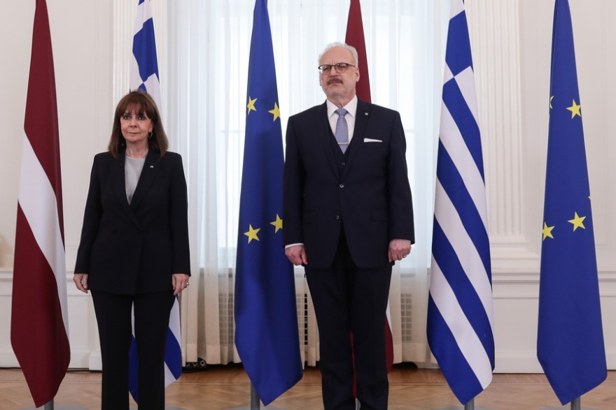 Σακελλαροπούλου: Οι απειλές χρήσης πυρηνικών όπλων μας επιστρέφουν στις πιο μελανές σελίδες της ιστορίας