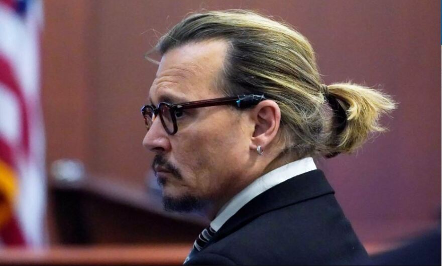 Τζόνι Ντεπ: Καθηγήτρια γαλλικών η κοκκινομάλλα που εθεάθη με τον ηθοποιό 