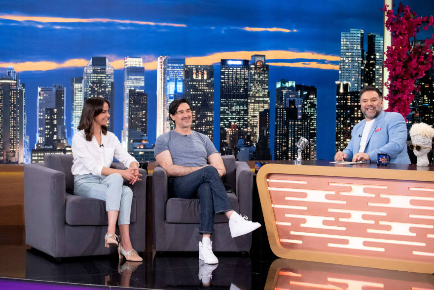 2night Show: Ο Γρηγόρης Αρναούτογλου υποδέχεται τον Μπουράκ Χακί και την Έλενα Γκρέκου