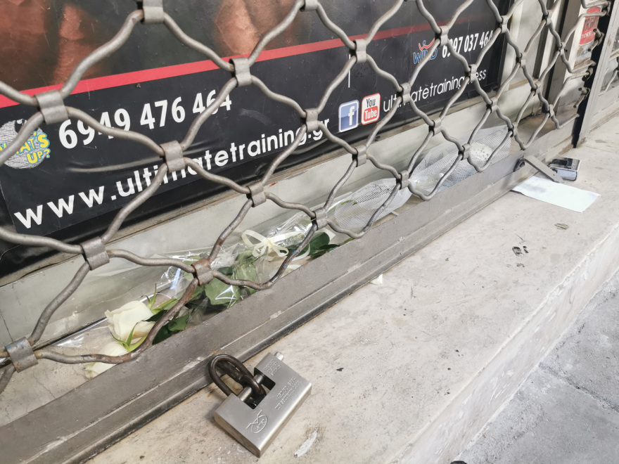 Θεσσαλονίκη: Λουλούδια και κεριά στο γυμναστήριο που αυτοκτόνησε ο 50χρονος - Η τελευταία ανάρτηση και η γυναίκα «αράχνη»