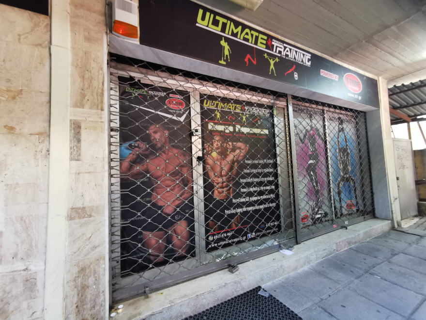 Θεσσαλονίκη: Λουλούδια και κεριά στο γυμναστήριο που αυτοκτόνησε ο 50χρονος - Η τελευταία ανάρτηση και η γυναίκα «αράχνη»