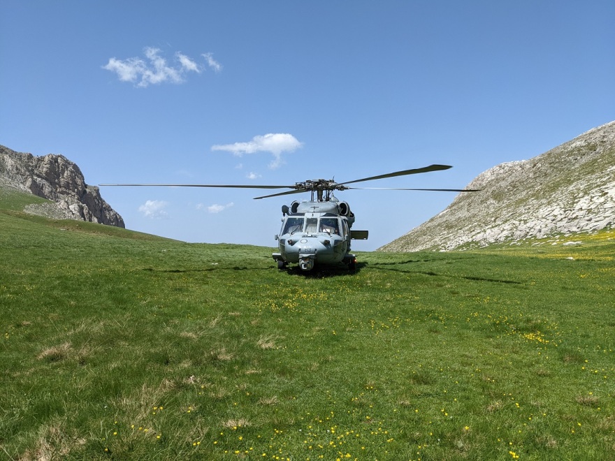 ΓΕΕΘΑ: Ελληνικό Super Puma και δυο F-16 σε συνεκπαίδευση με ελικόπτερα από το Harry S. Truman