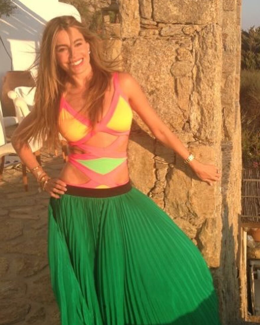 Σοφία Βεργκάρα: Αναπολεί το ελληνικό καλοκαίρι και «πλημμυρίζει» τα social media με φωτογραφίες από τη χώρα μας