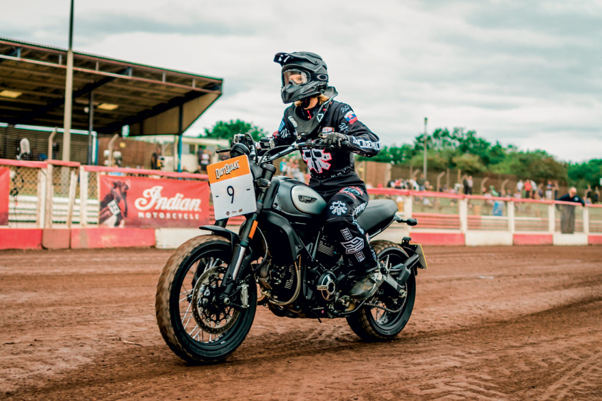 Η Δομίνικα Γκρνόβα είναι το top model των 2 τροχών