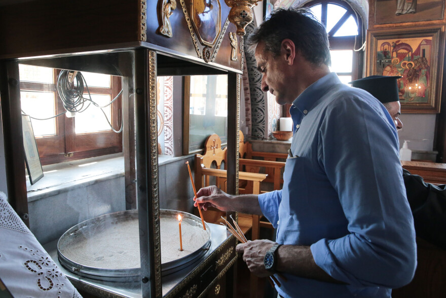 Ο Μητσοτάκης στην Ψέριμο: Είδε κατοίκους, τι είπε για την τηλεϊατρική και την Πρωτοβάθμια υγεία στα νησιά