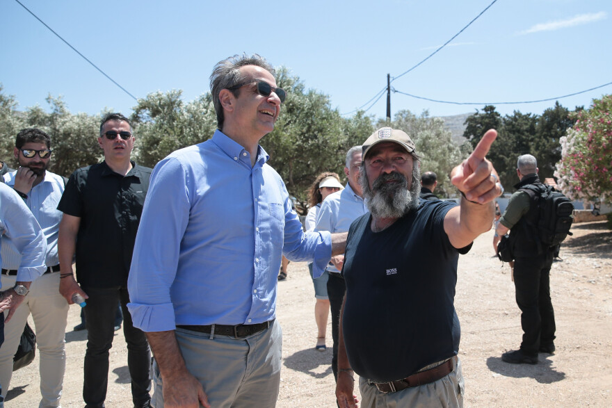 Ο Μητσοτάκης στην Ψέριμο: Είδε κατοίκους, τι είπε για την τηλεϊατρική και την Πρωτοβάθμια υγεία στα νησιά