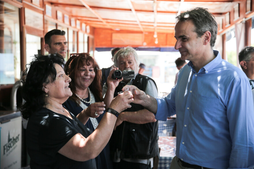 Ο Μητσοτάκης στην Ψέριμο: Είδε κατοίκους, τι είπε για την τηλεϊατρική και την Πρωτοβάθμια υγεία στα νησιά