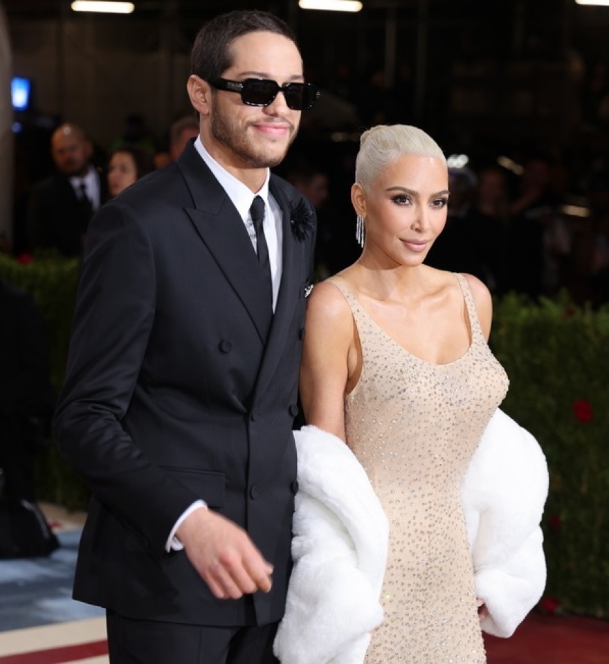 Η Κιμ Καρντάσιαν «έφαγε πόρτα» από τη βασίλισσα Ελισάβετ για το μεγάλο πάρτι του Πλατινένιου Ιωβηλαίου