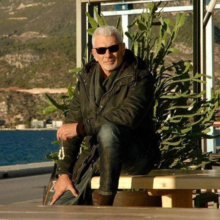 Ερρίκος Πετιλόν: Ετοιμάζεται να κάνει την είσοδό του στην πολιτική 