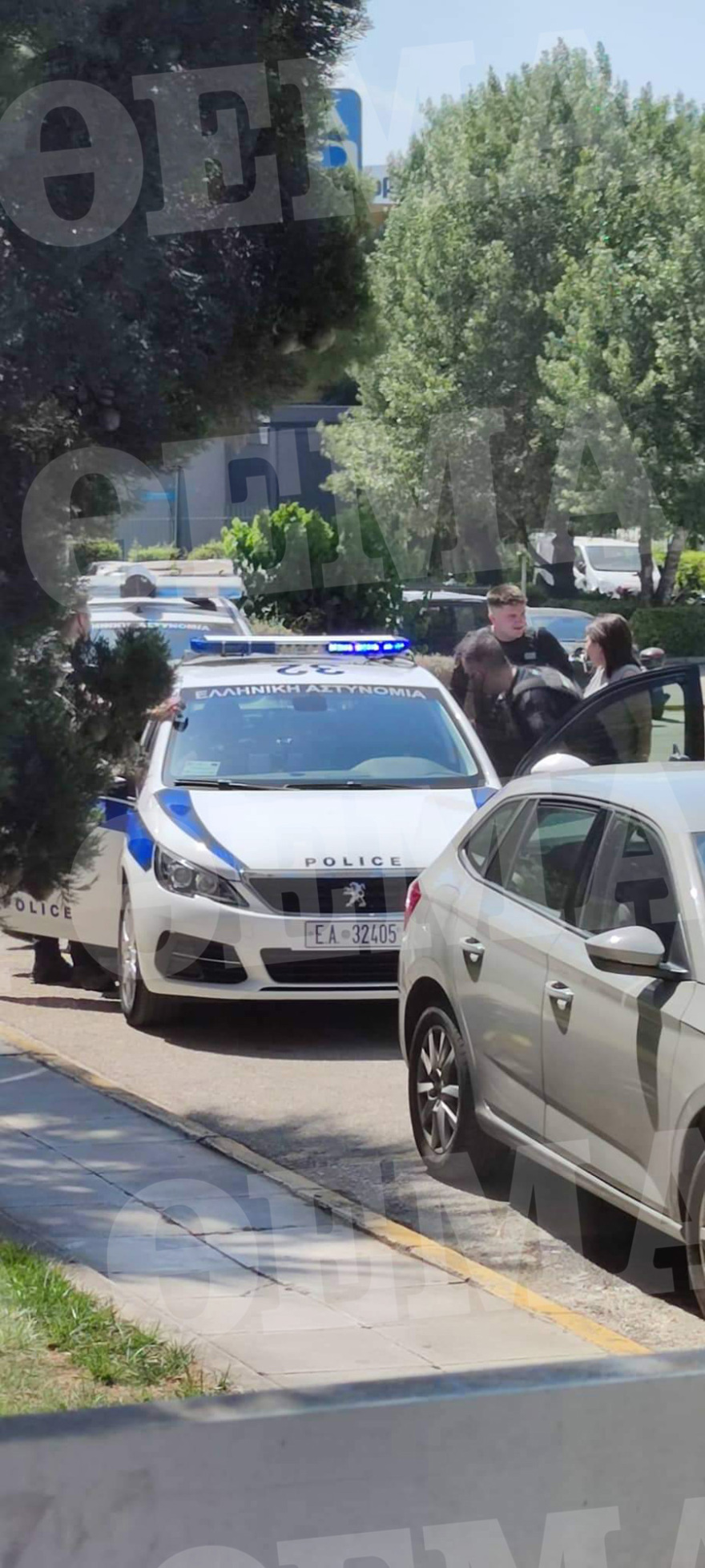 Άνδρας με ρόπαλο επιχείρησε να εισβάλει στο ραδιομέγαρο της ΕΡΤ