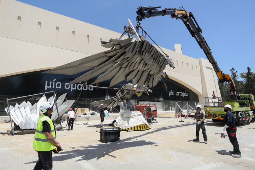 ΑΕΚ: Στη βάση του ο επιβλητικός δικέφαλος αετός της OPAP Arena