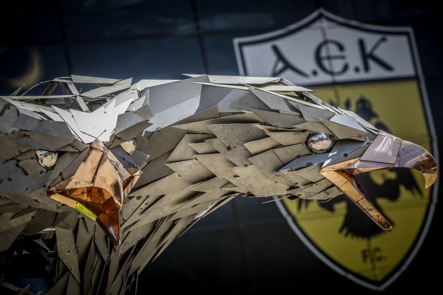 ΑΕΚ: Στη βάση του ο επιβλητικός δικέφαλος αετός της OPAP Arena