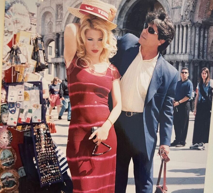 Η Ελένη Μενεγάκη θυμάται τα παλιά - Οι φωτογραφίες που «ξέθαψε» από τα χρόνια του «Πρωινού Καφέ»