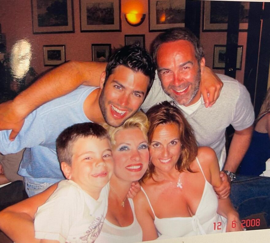 Η Ελένη Μενεγάκη θυμάται τα παλιά - Οι φωτογραφίες που «ξέθαψε» από τα χρόνια του «Πρωινού Καφέ»