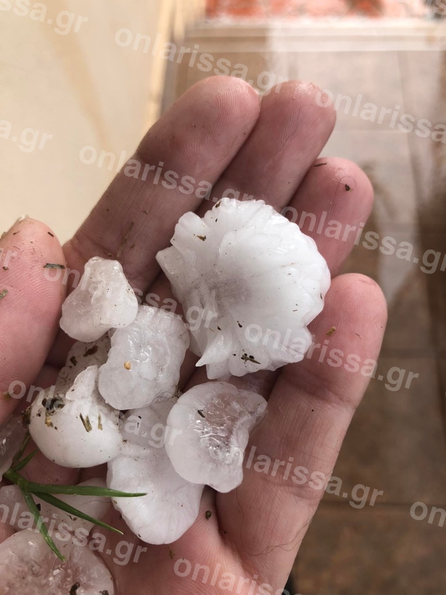 Σφοδρή χαλαζόπτωση σε Φλώρινα, Σέρρες και Λάρισα - «Ποτάμια» οι δρόμοι στη Θεσσαλονίκη (βίντεο και φωτογραφίες)