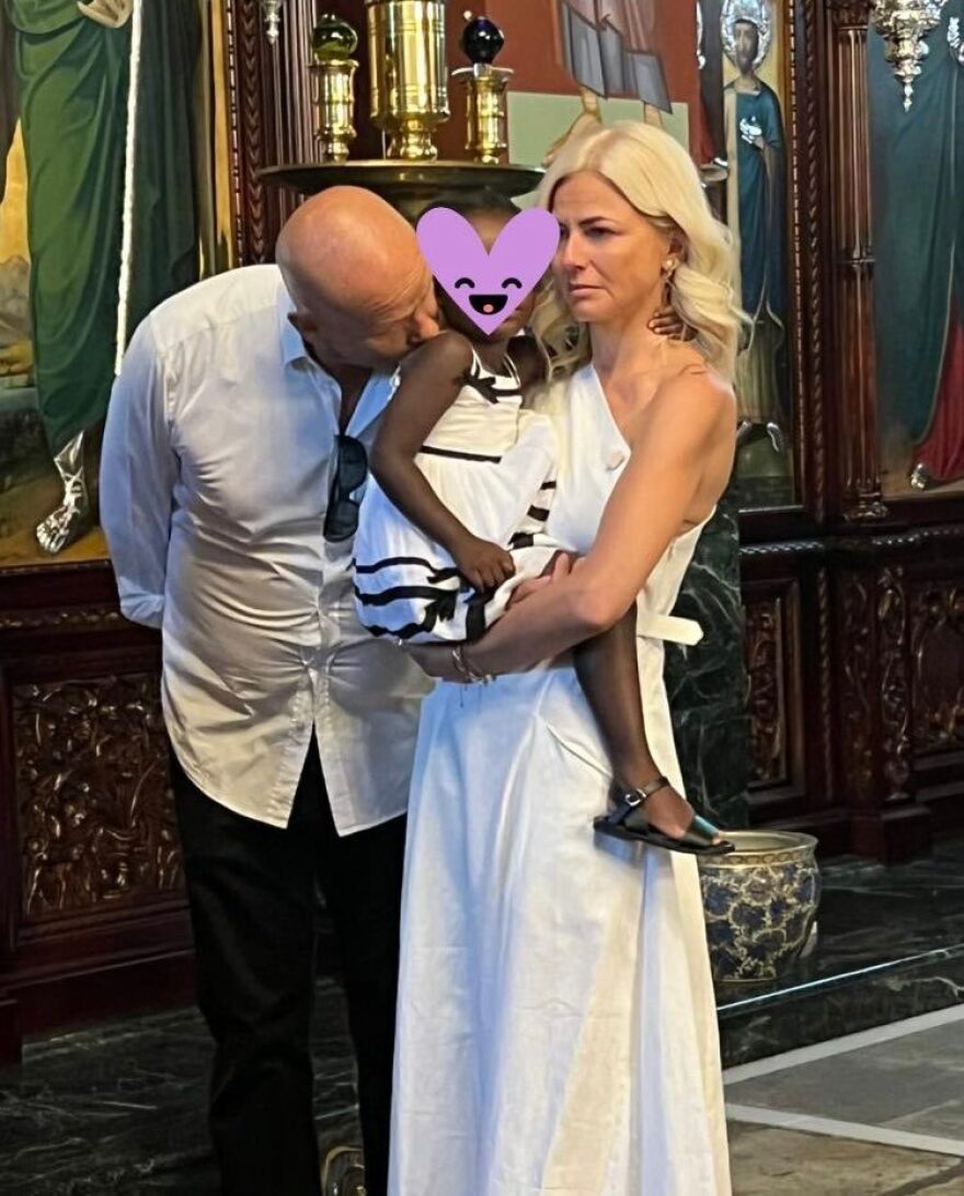 Η Χριστίνα Κοντοβά έκανε πάρτι για την κόρη της, Ada, στο Νυμφαίο της Φλώρινας