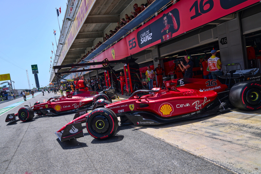 Formula 1: Σε «αναμμένα κάρβουνα» στη Ferrari