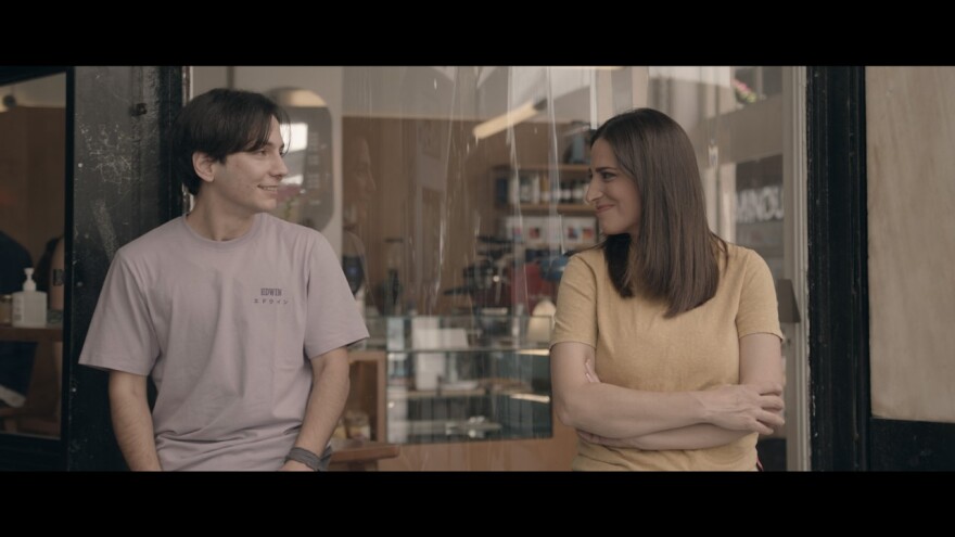 Mega Stories: Η Δώρα Αναγνωστοπούλου παρουσιάζει τις ιστορίες non binary ατόμων