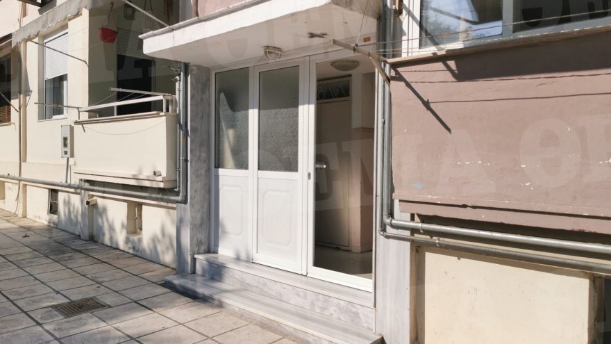 Βγήκε στο δρόμο φωνάζοντας «βιάζουν τη γυναίκα μου» και πυροβολούσε