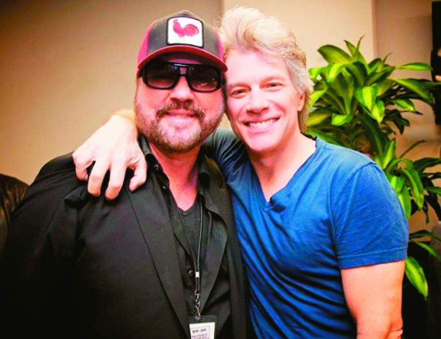 Desmond Child: Ο συνθέτης των ροκ σταρ στην Αθήνα  για τα γλυπτά του Παρθενώνα