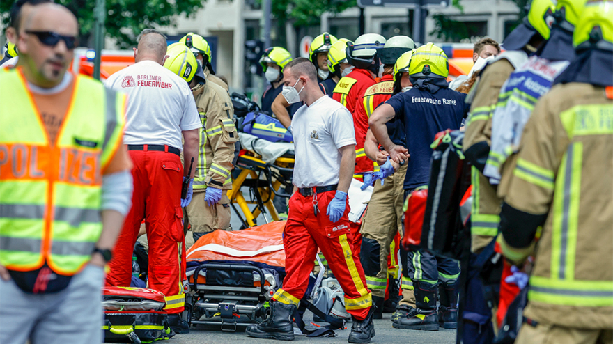 Γερμανία: Μία δασκάλα νεκρή και έξι τραυματίες χαροπαλεύουν από την τρελή πορεία αυτοκινήτου στο Βερολίνο
