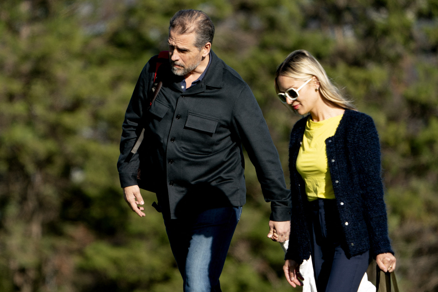 Βιβλίο κόλαφος για την οικογένεια Μπάιντεν από την πρώην νύφη τους - «Διαφθορά, κοκαΐνη, αλκοόλ και πορνοβίντεο»