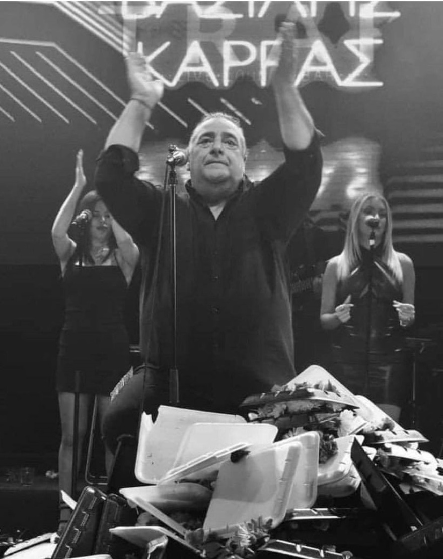 Βασίλης Καρράς - Άγριο ξύλο σε συναυλία του στην Αυστραλία: «Έλα ρε παιδιά, έλεος» φώναζε ο τραγουδιστής