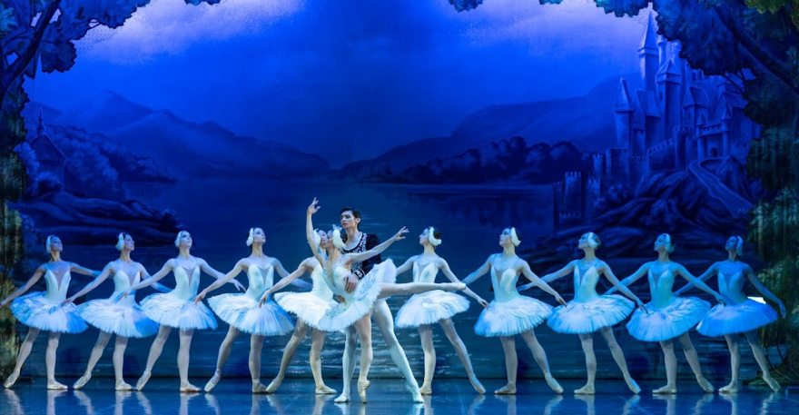 International Stars of Classical Ballet - H Λίμνη των Κύκνων