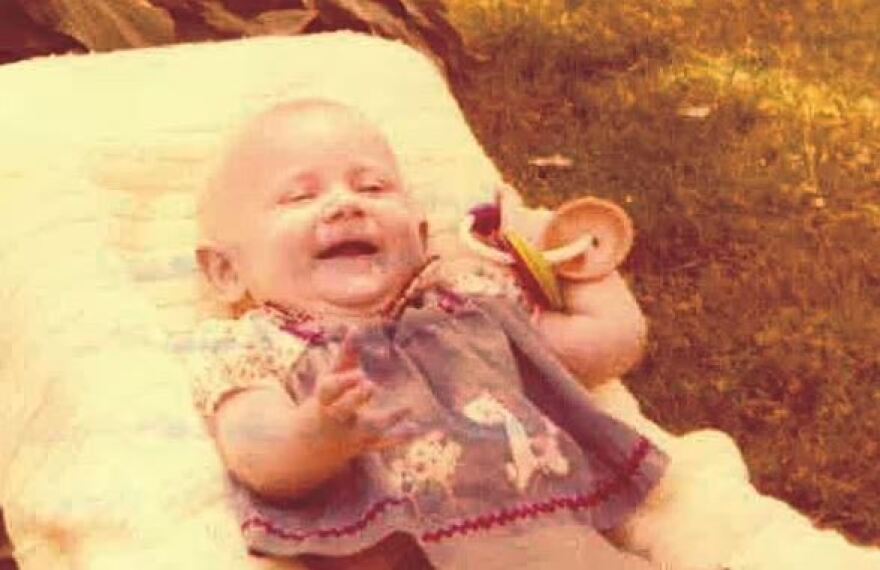 Μωράκι που οι γονείς του βρέθηκαν δολοφονημένοι σε δάσος εντοπίστηκε 40 χρόνια μετά - Εμπλέκεται αίρεση στο έγκλημα;