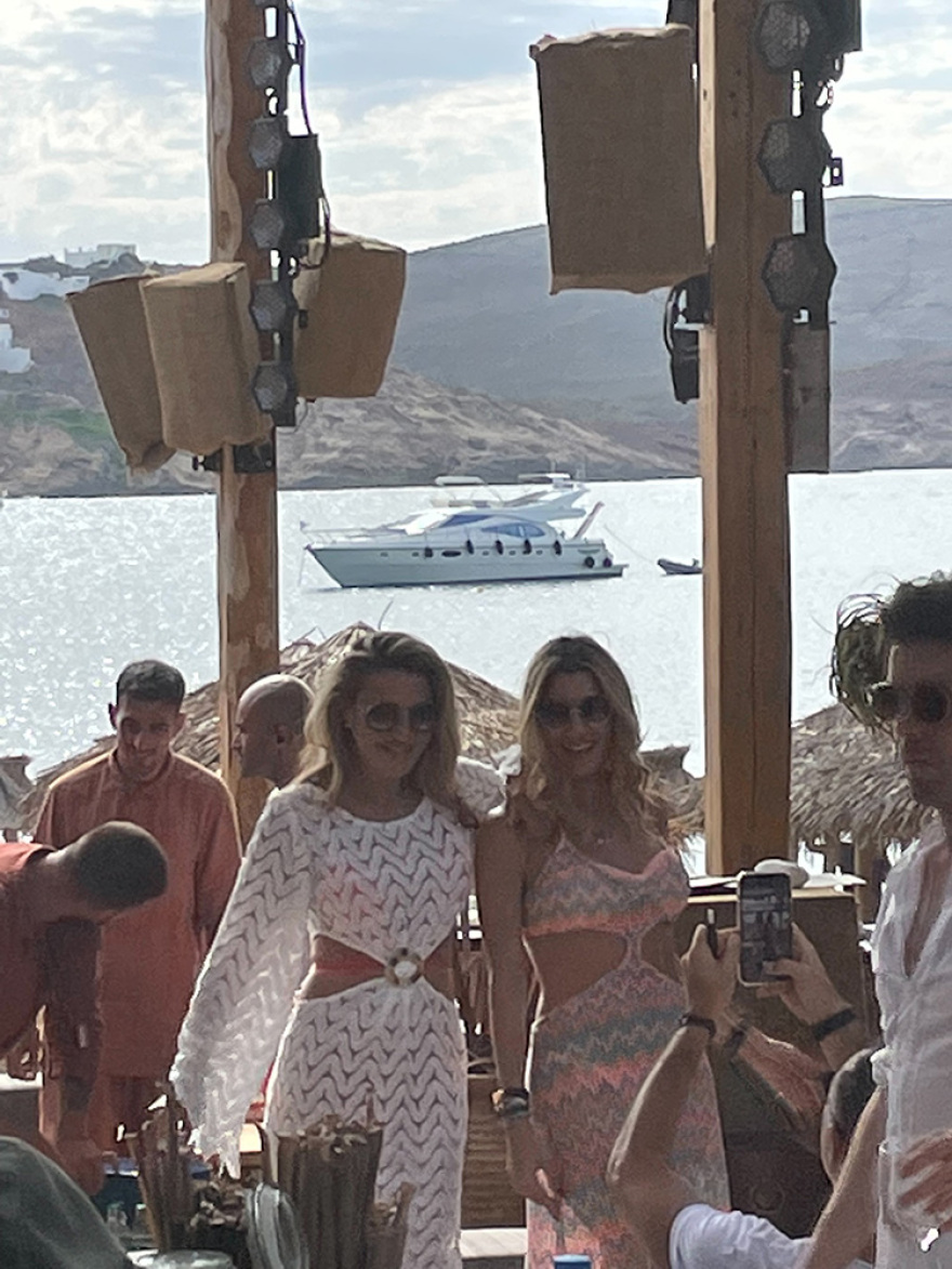 Μύκονος: «Απόβαση» Ελλήνων στο νησί για το τριήμερο του Αγίου Πνεύματος