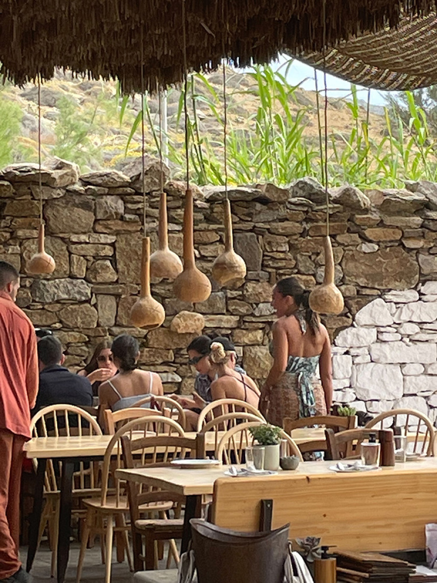 Μύκονος: «Απόβαση» Ελλήνων στο νησί για το τριήμερο του Αγίου Πνεύματος