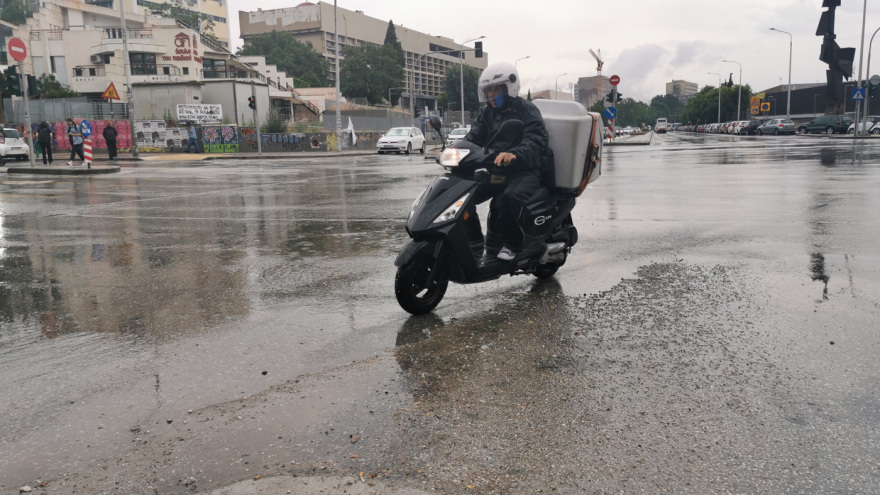 Καιρός: Η κακοκαιρία Genesis πλήττει και τη Θεσσαλονίκη, σε επιφυλακή ο δήμος 