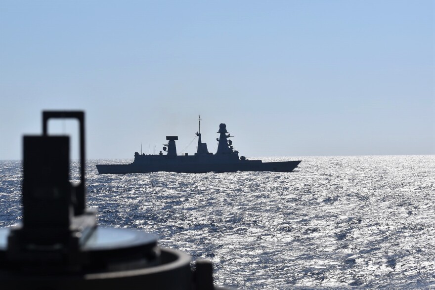 ΓΕΕΘΑ: Συνεκπαίδευση πλοίων και αεροσκαφών με τη Ναυτική Δύναμη του ΝΑΤΟ στην Κάρπαθο