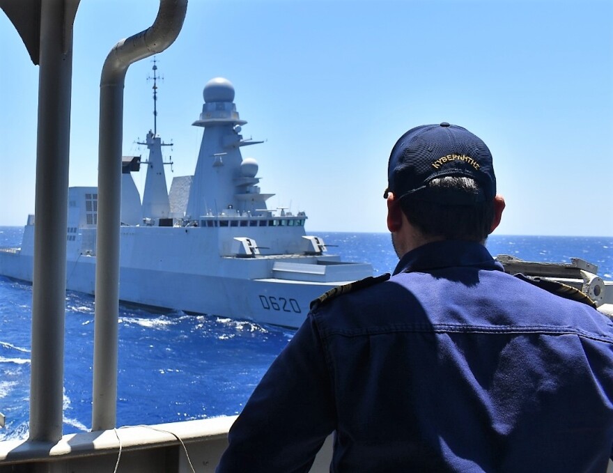 ΓΕΕΘΑ: Συνεκπαίδευση πλοίων και αεροσκαφών με τη Ναυτική Δύναμη του ΝΑΤΟ στην Κάρπαθο