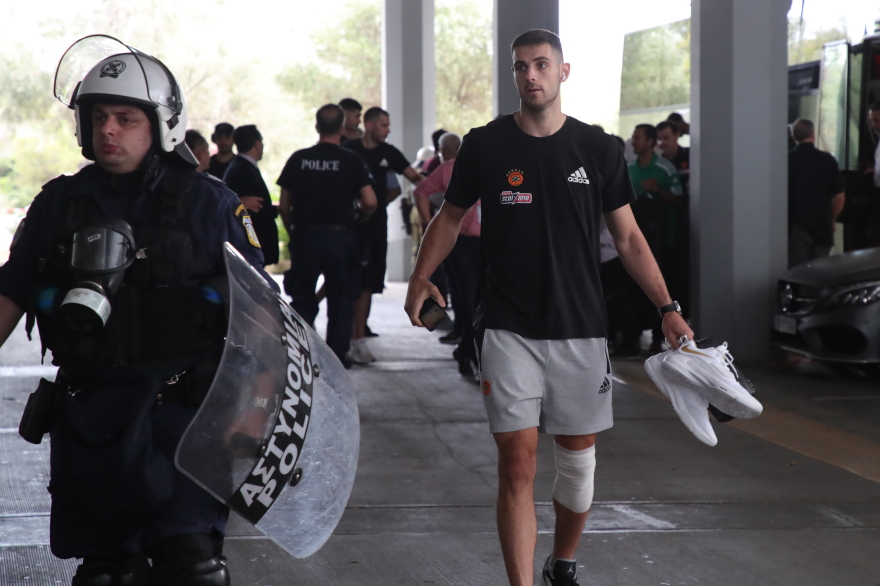 Ολυμπιακός - Παναθηναϊκός: Οι αφίξεις των «αιωνίων» στο ΣΕΦ 