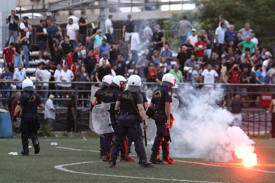 Χαμός και επεισόδια σε αγώνα της Γ' Εθνικής: Τέσσερις συλλήψεις και τέσσερις προσαγωγές στον αγώνα ΠΑΟ Ρουφ - Μακεδονικός
