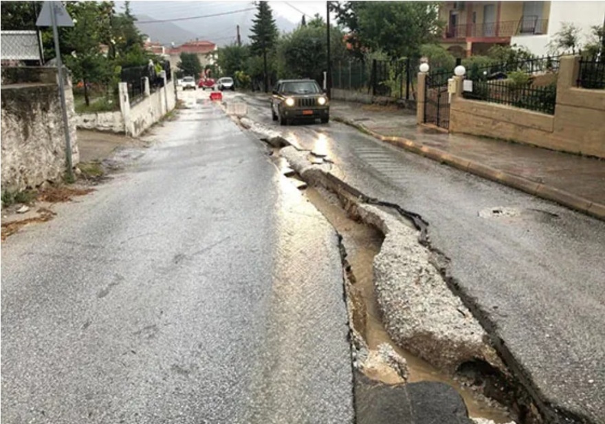 Καιρός - Κακοκαιρία «Genesis»: Πλημμύρισε η Ηλιούπολη - Καταρρακτώδης βροχή και χαλάζι στη Ραφήνα 