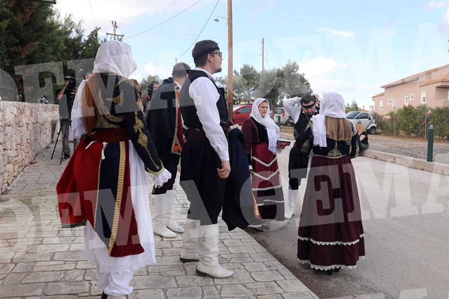 Ορφέας Αυγουστίδης: Ο «Αστέρης» του Σασμού ντύθηκε γαμπρός με... σαρίκι - Δείτε φωτογραφίες