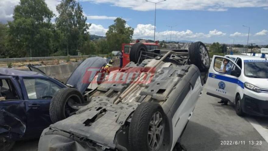 Τροχαίο με δυο τραυματίες στην Πάτρα - Αναποδογύρισε το ένα ΙΧ