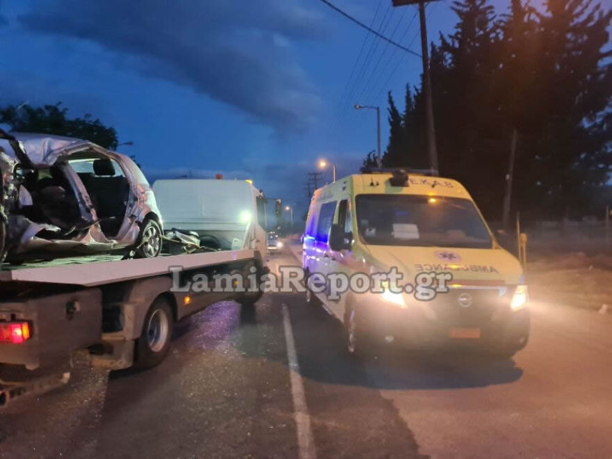 Θανατηφόρο τροχαίο στη Λαμία: IX «καρφώθηκε» σε φορτηγό, νεκρός ένας 47χρονος